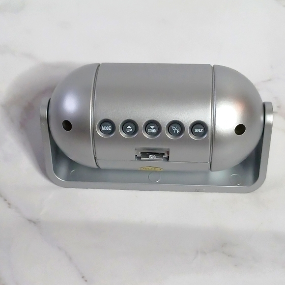 Swivel Clock - Picture 5 of 8